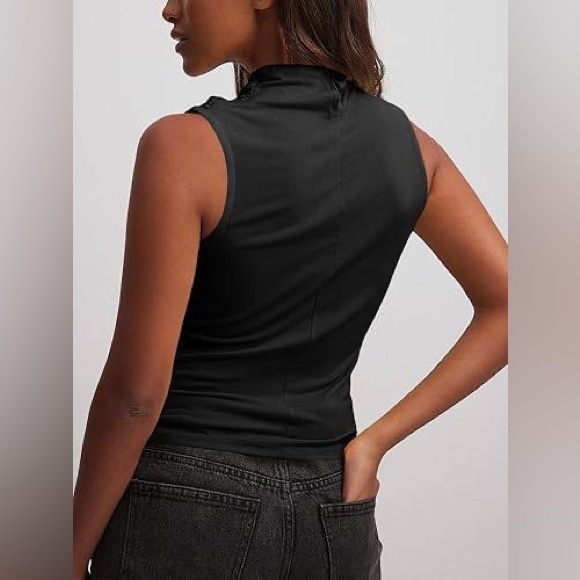 NWOT - Tankaneo - Women's Sleeveless Tank Top - Slim Fitted - Black - Picture 2 of 4